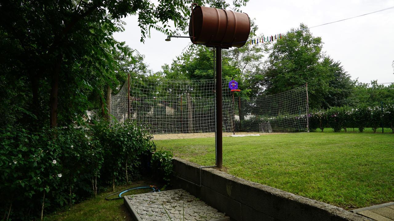 Radvaň nad Dunajom Tobo House Along The River Danube מראה חיצוני תמונה